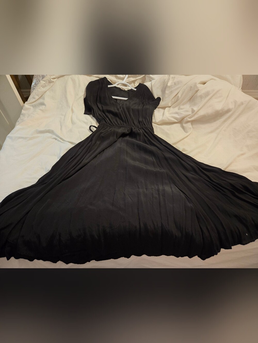 GAP Black Maxi Dress with V-Neck and Waist Tie